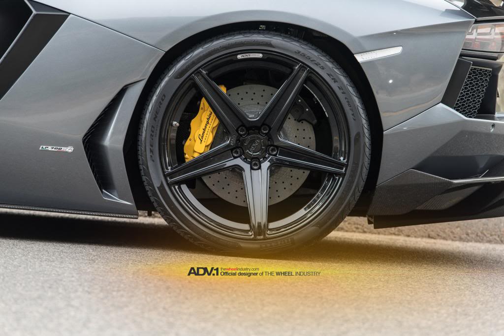 2012 Lamborghini Aventador photo