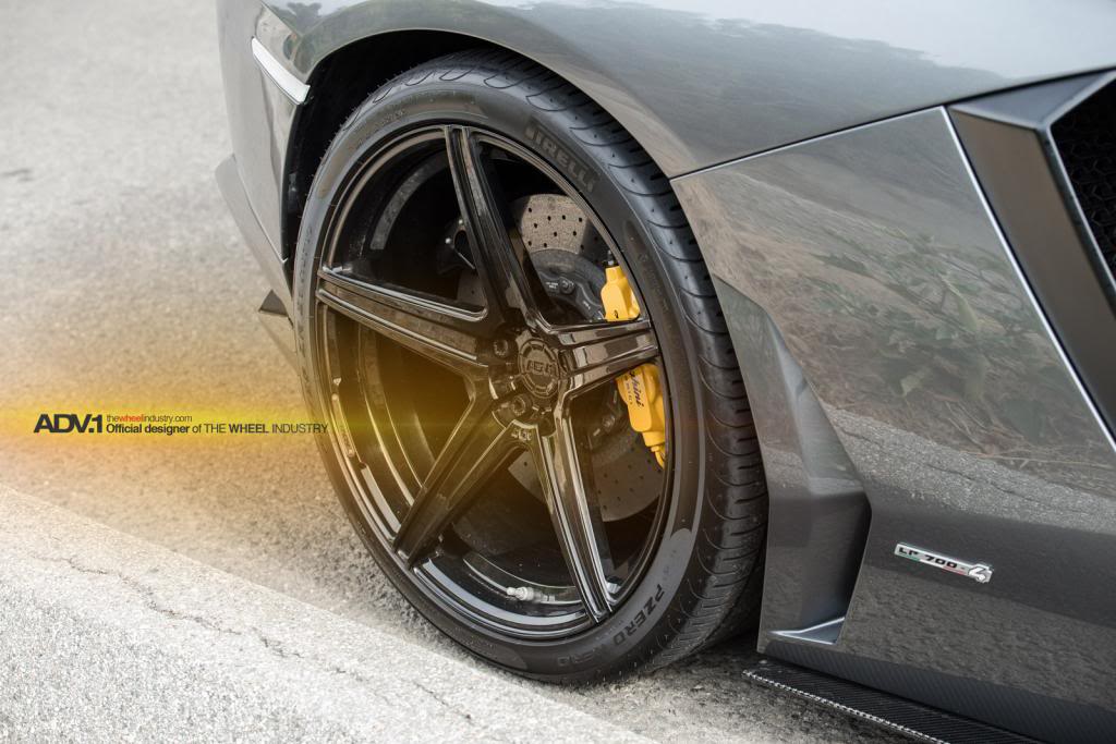 2012 Lamborghini Aventador photo