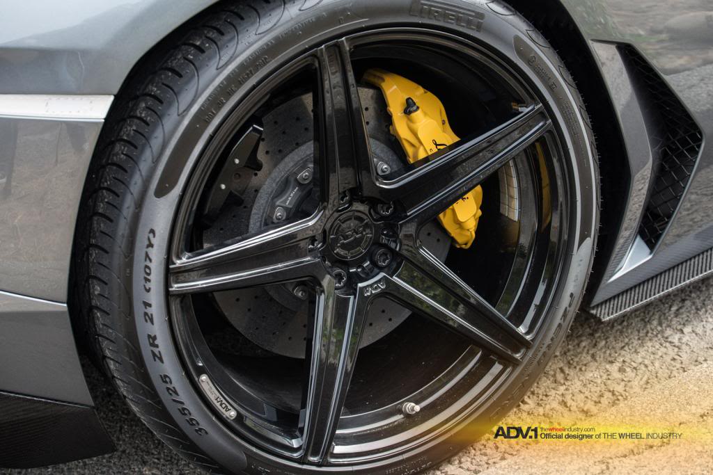 2012 Lamborghini Aventador photo