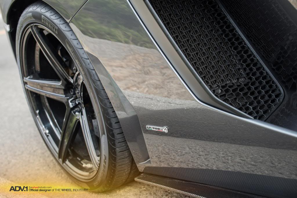 2012 Lamborghini Aventador photo