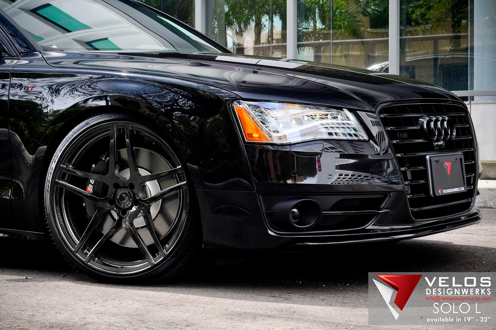 2013 Audi S8 photo