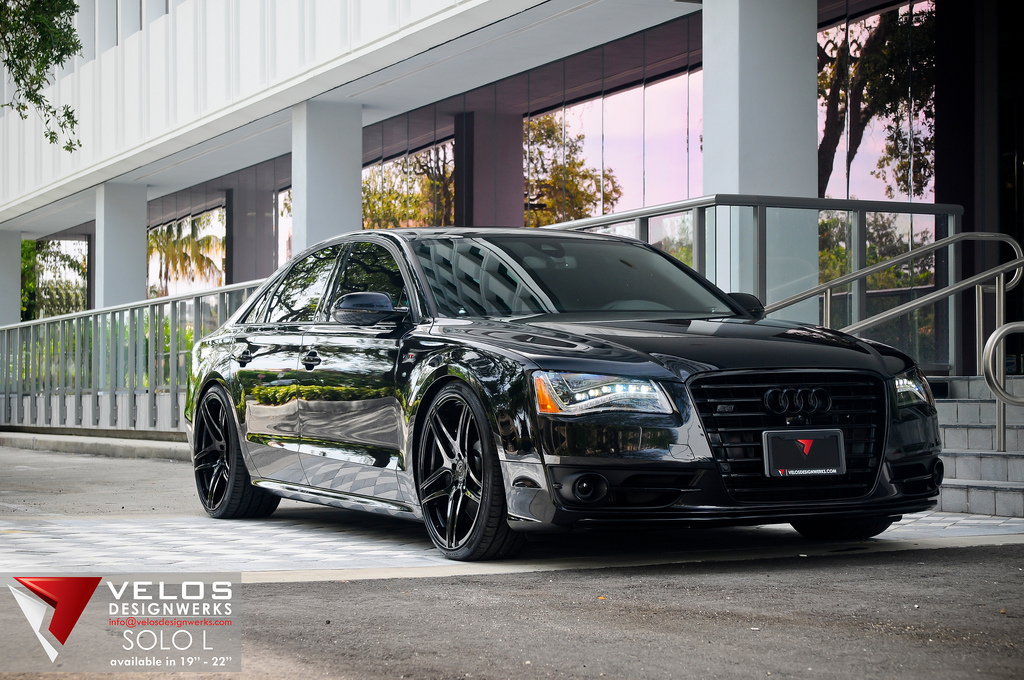 2013 Audi S8 photo