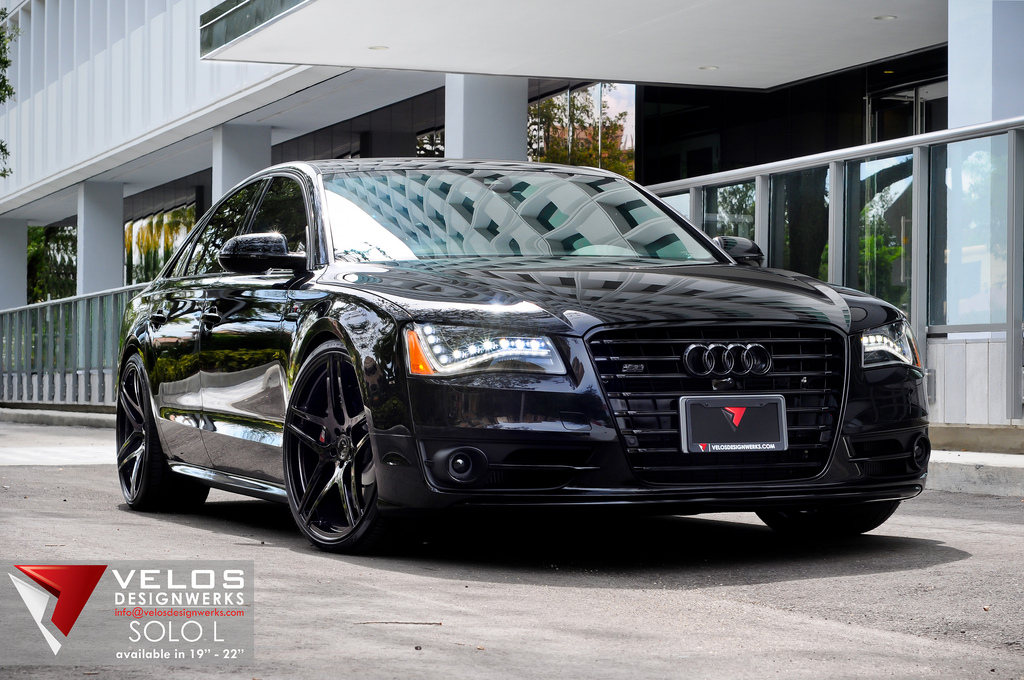 2013 Audi S8 photo