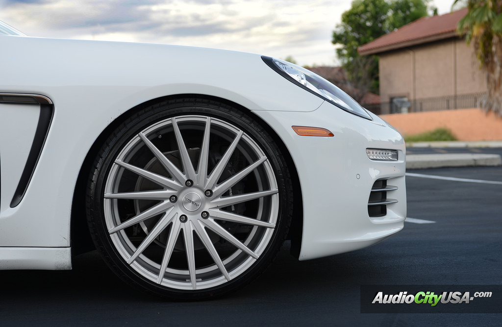 2015 Porsche Panamera photo