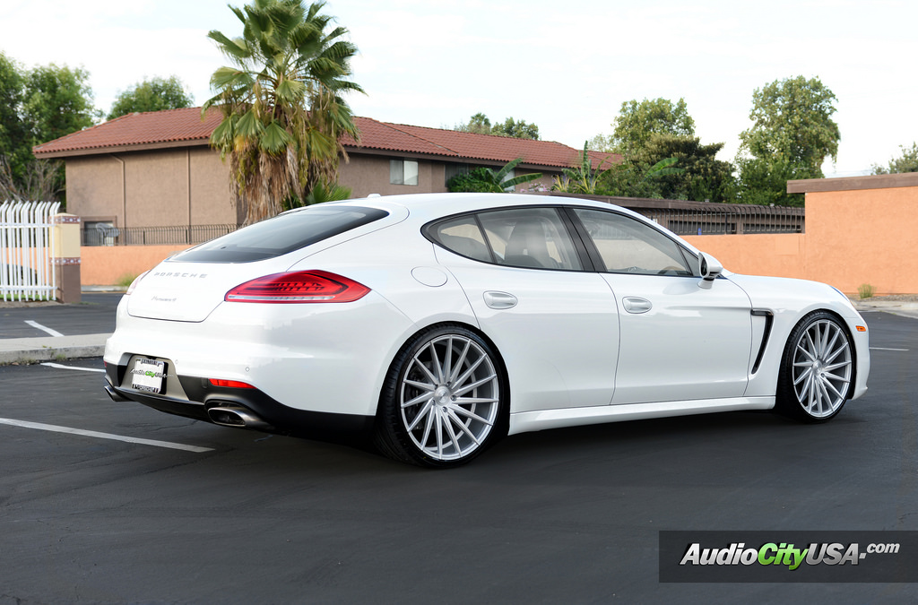 2015 Porsche Panamera photo