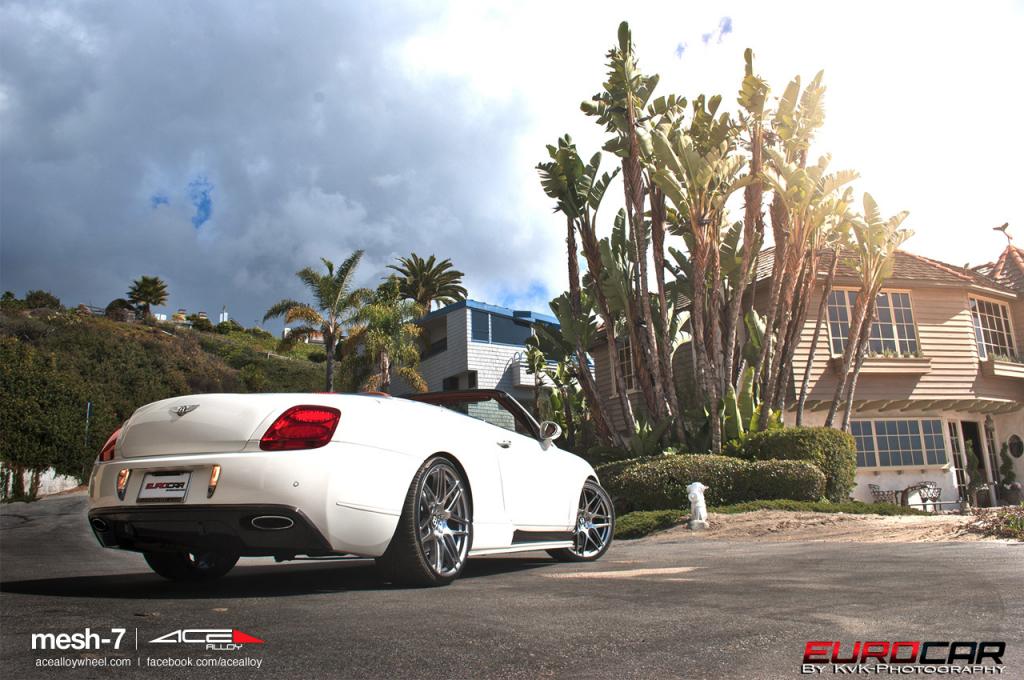 2013 Bentley Continental GTC photo