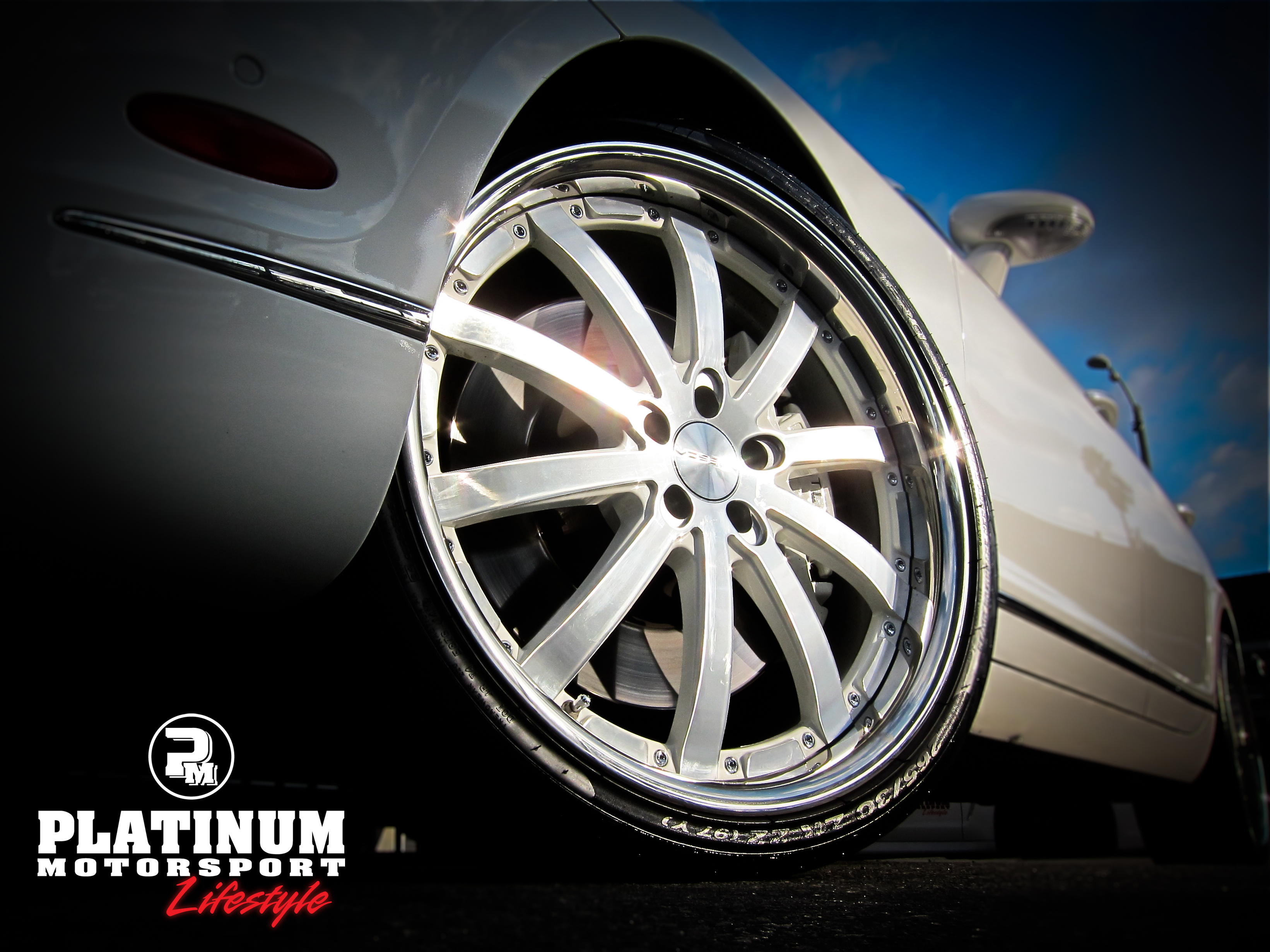 2009 Bentley Continental Flying Spur photo