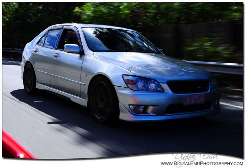 2001 Lexus IS 300 photo