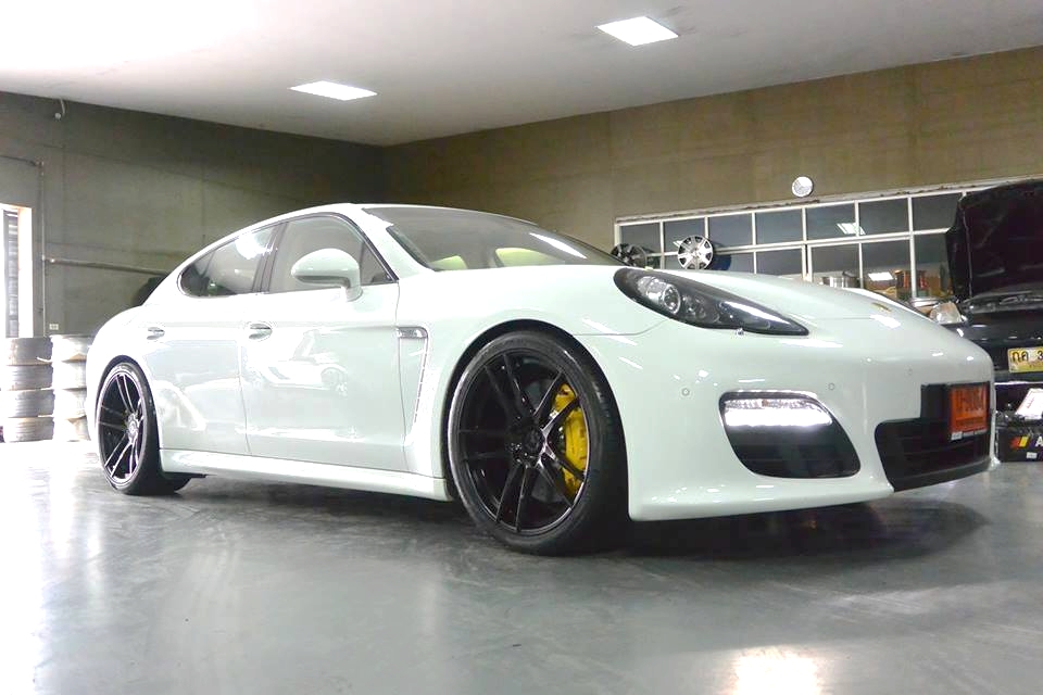 2014 Porsche Panamera photo