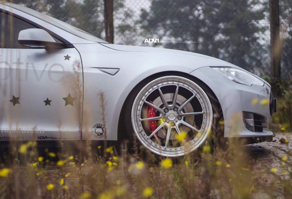 2014 Tesla Model S photo