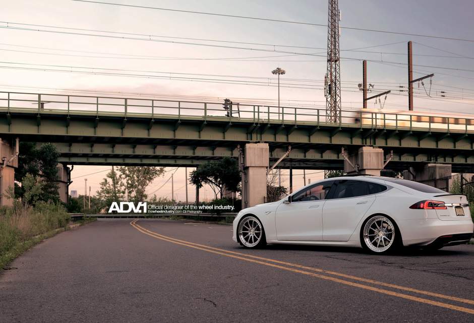 2014 Tesla Model S photo