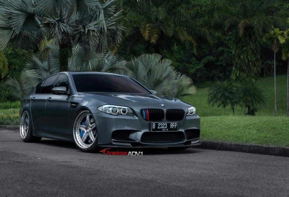 2013 BMW M5 photo