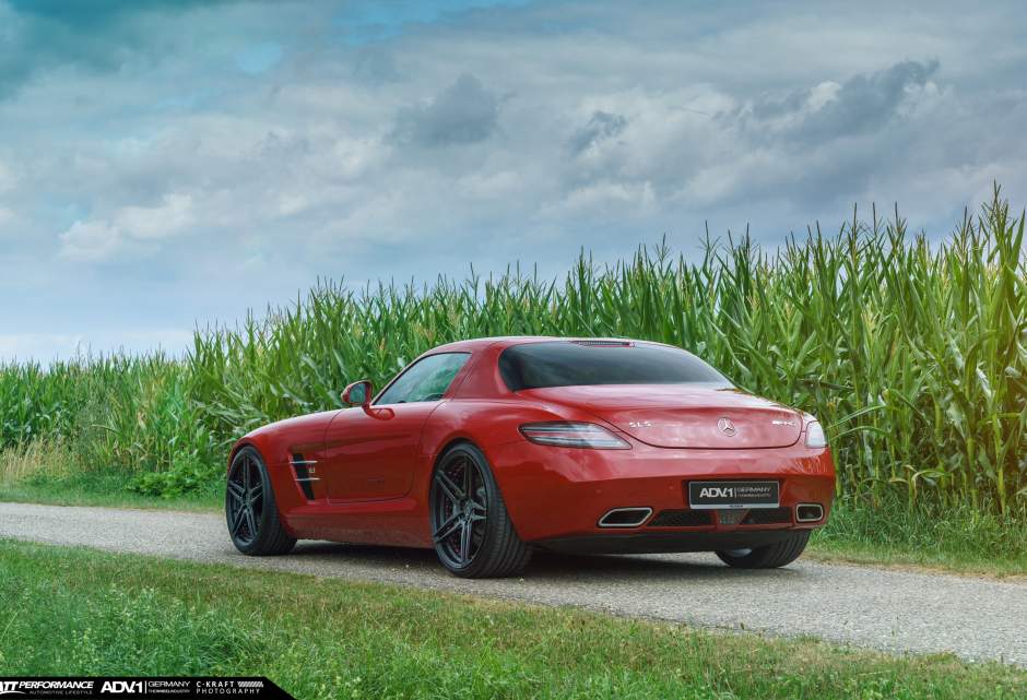 2011 Mercedes-Benz SLS AMG photo