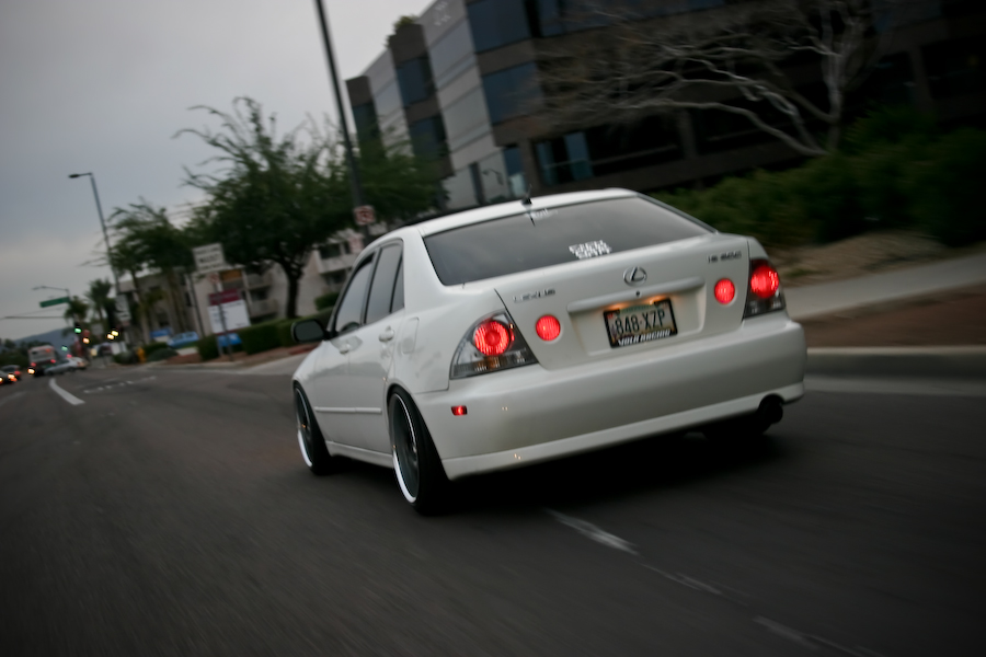2001 Lexus IS 300 photo