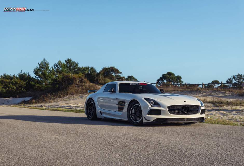 2014 Mercedes-Benz SLS AMG photo