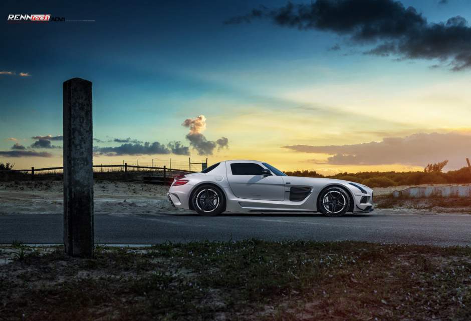 2014 Mercedes-Benz SLS AMG photo