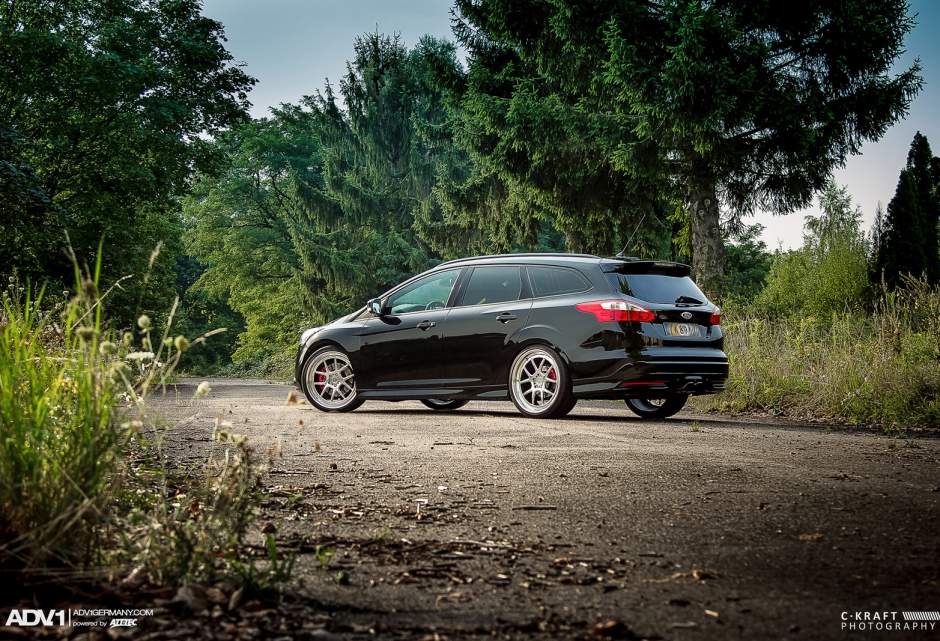 2015 Ford Focus ST photo