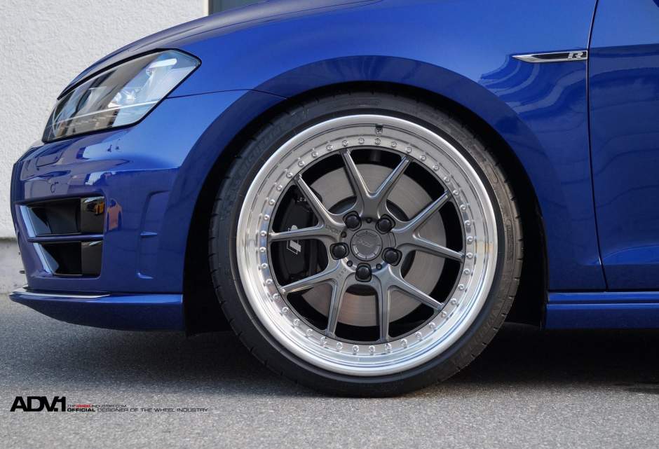 2015 Volkswagen Golf R photo