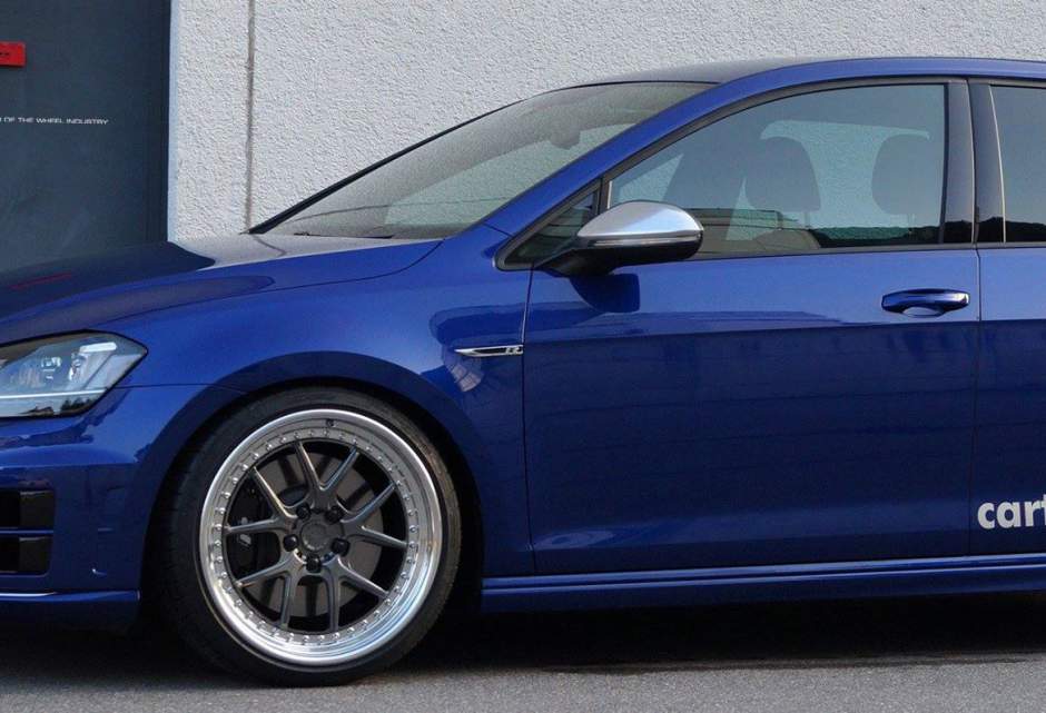 2015 Volkswagen Golf R photo
