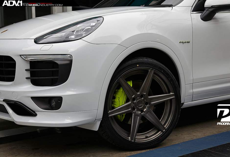 2015 Porsche Cayenne photo