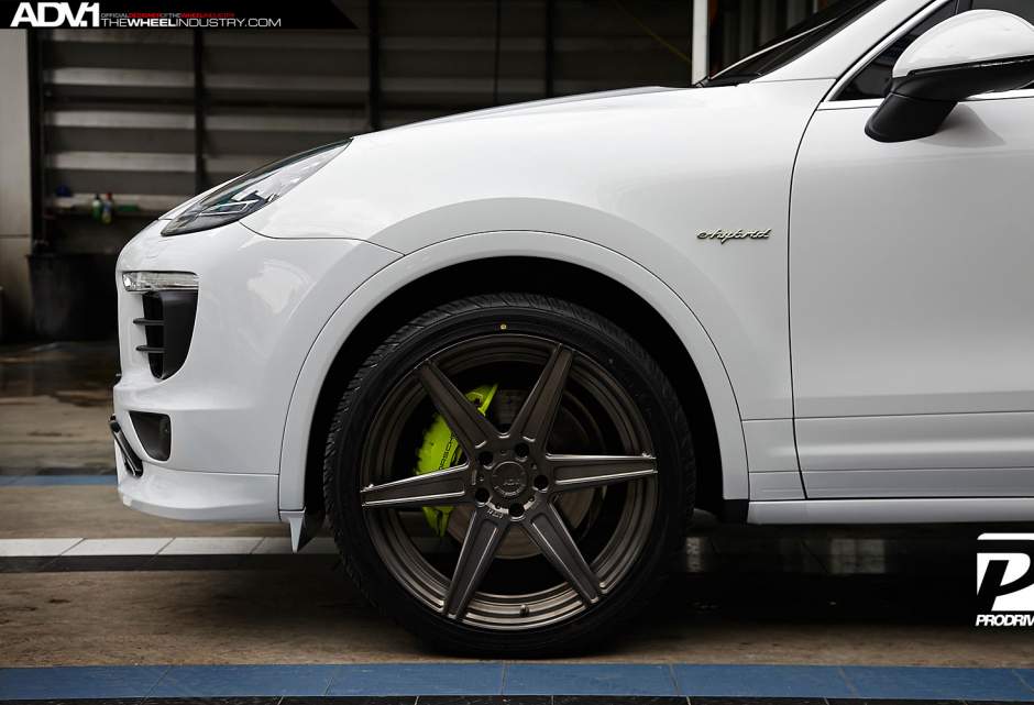 2015 Porsche Cayenne photo