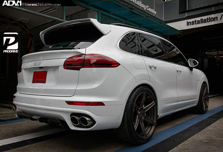 2015 Porsche Cayenne photo