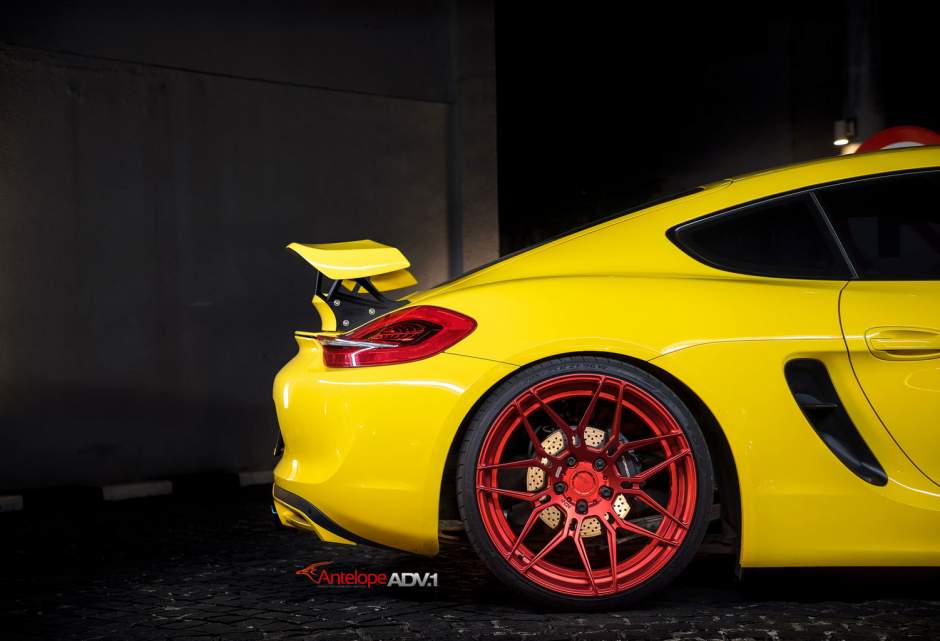 2015 Porsche Cayman photo