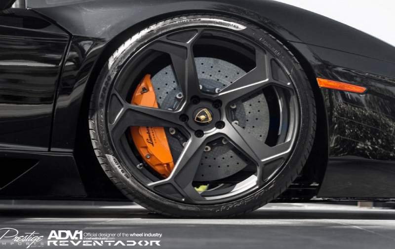 2014 Lamborghini Aventador photo