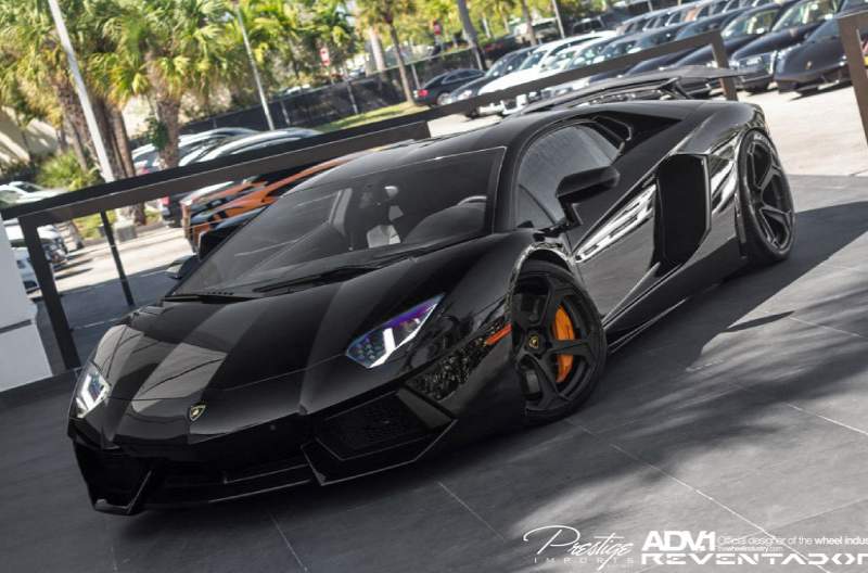 2014 Lamborghini Aventador photo