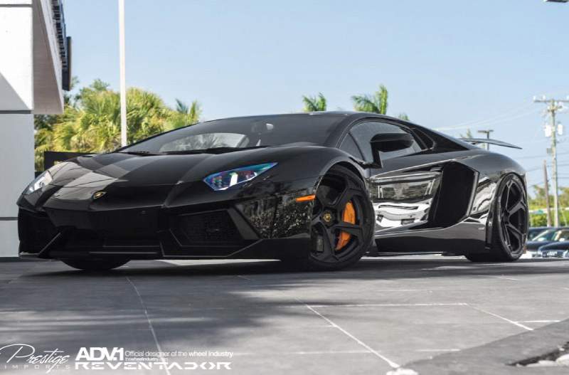 2014 Lamborghini Aventador photo