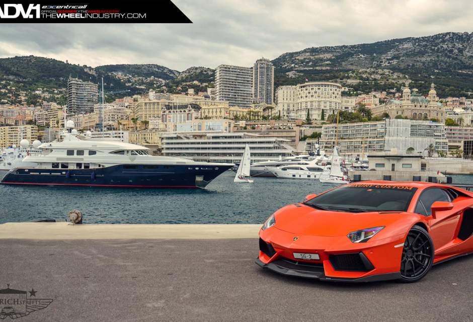 2014 Lamborghini Aventador photo