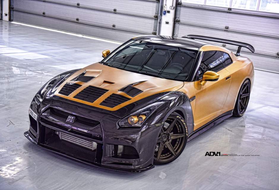 2015 Nissan GT-R photo