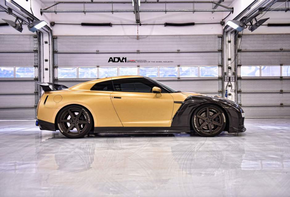 2015 Nissan GT-R photo
