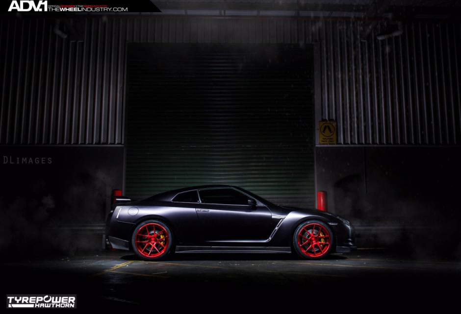2015 Nissan GT-R photo