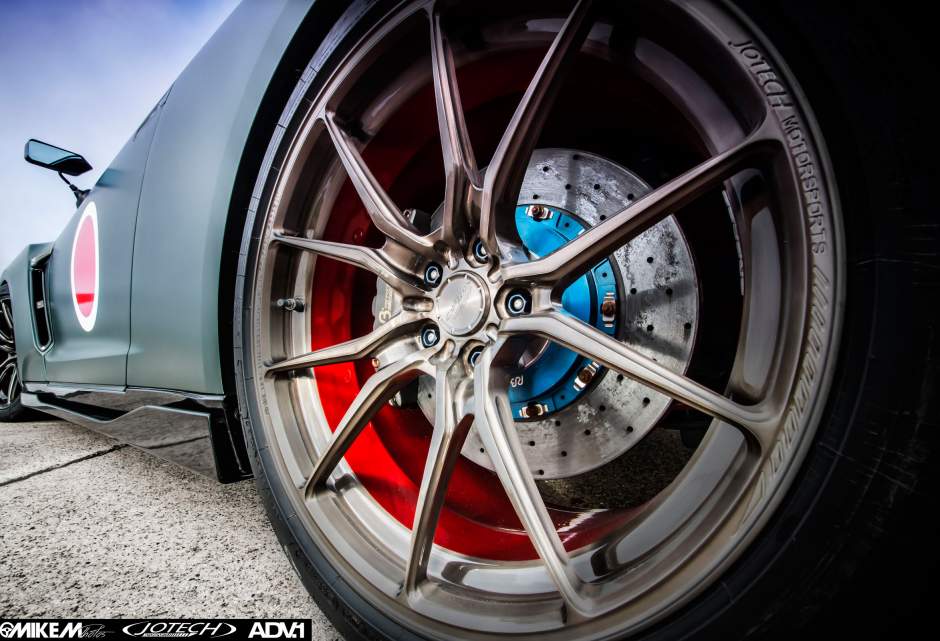 2014 Nissan GT-R photo