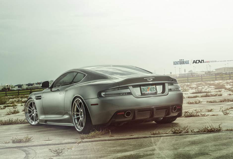 2011 Aston Martin DBS photo