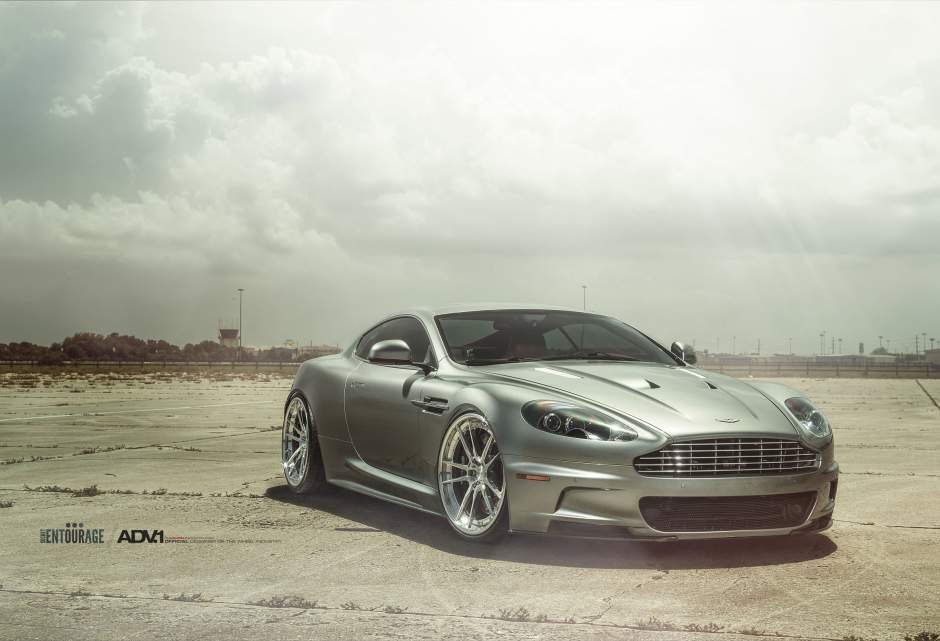 2011 Aston Martin DBS photo