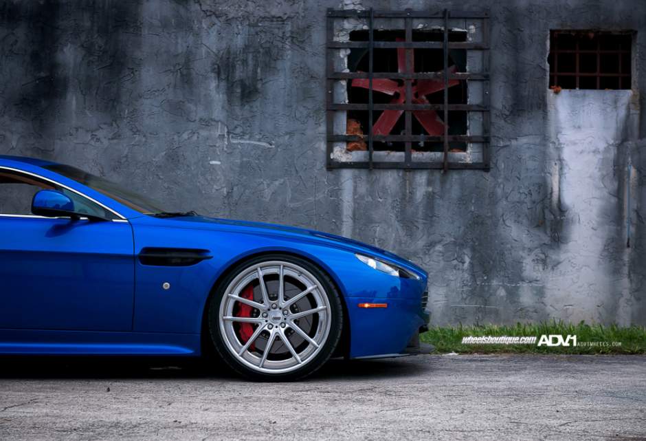 2014 Aston Martin V8 Vantage S photo