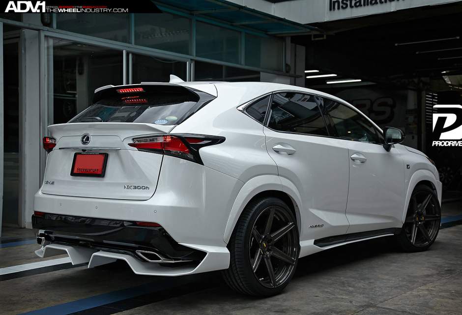 2015 Lexus NX 300h photo