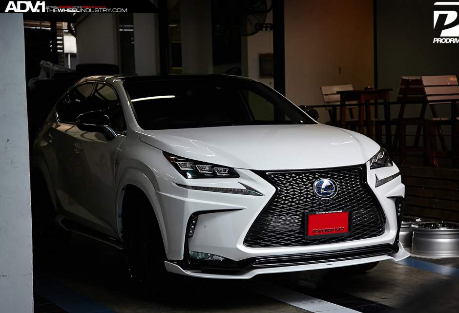 2015 Lexus NX 300h photo