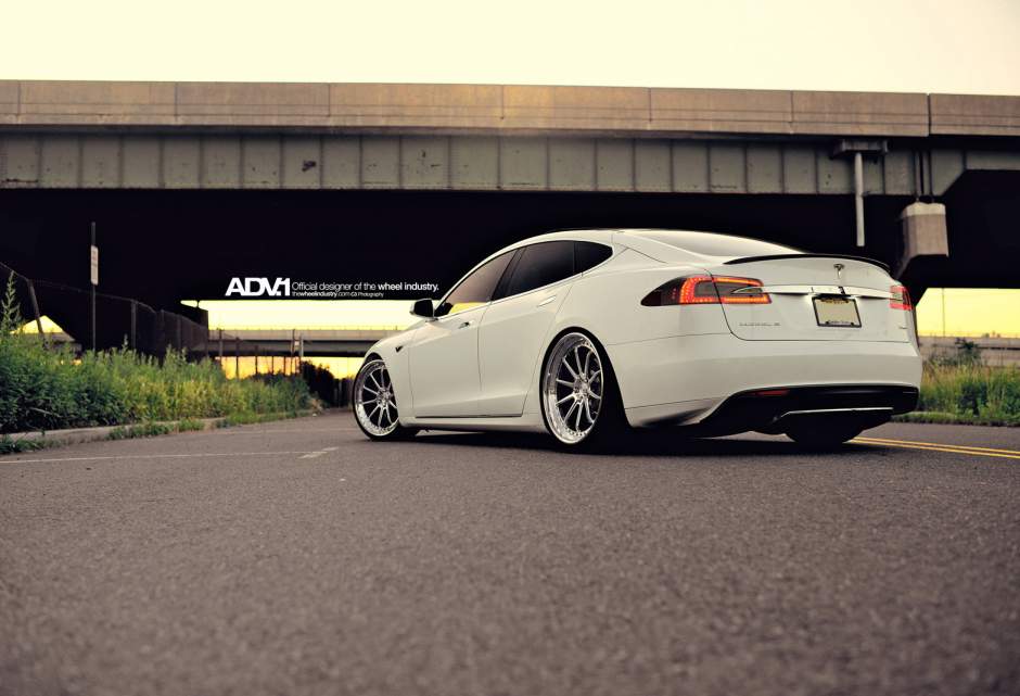 2014 Tesla Model S photo