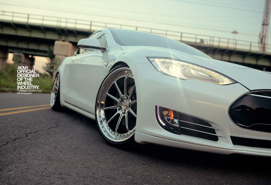 2014 Tesla Model S photo