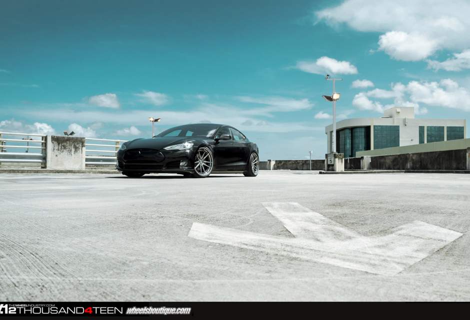 2014 Tesla Model S photo
