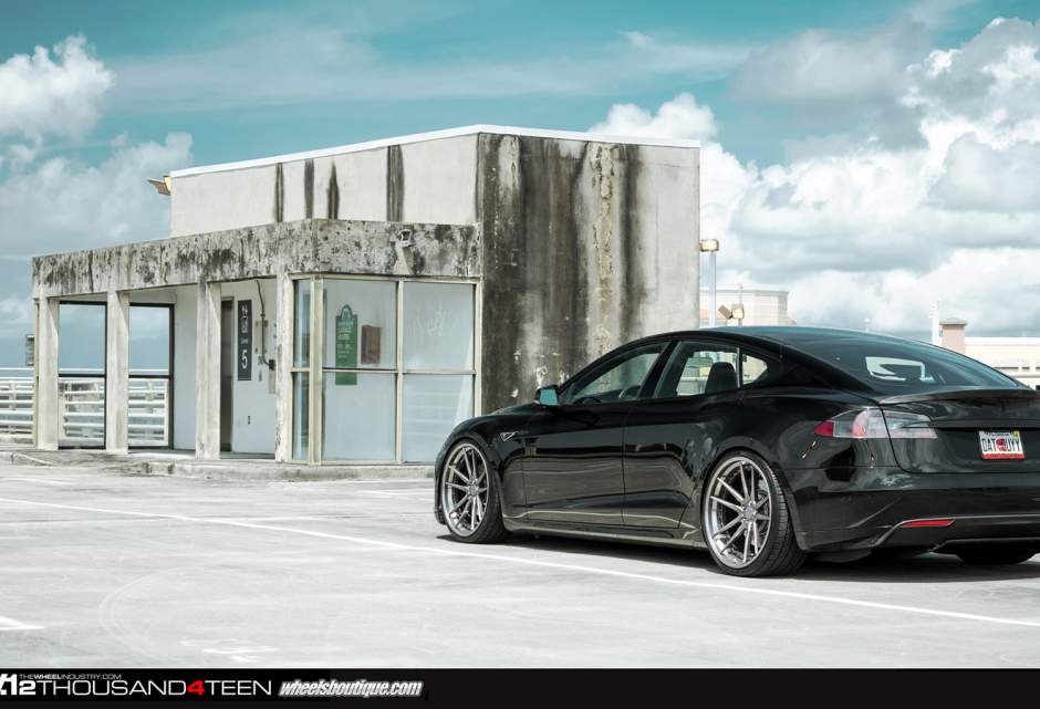 2014 Tesla Model S photo