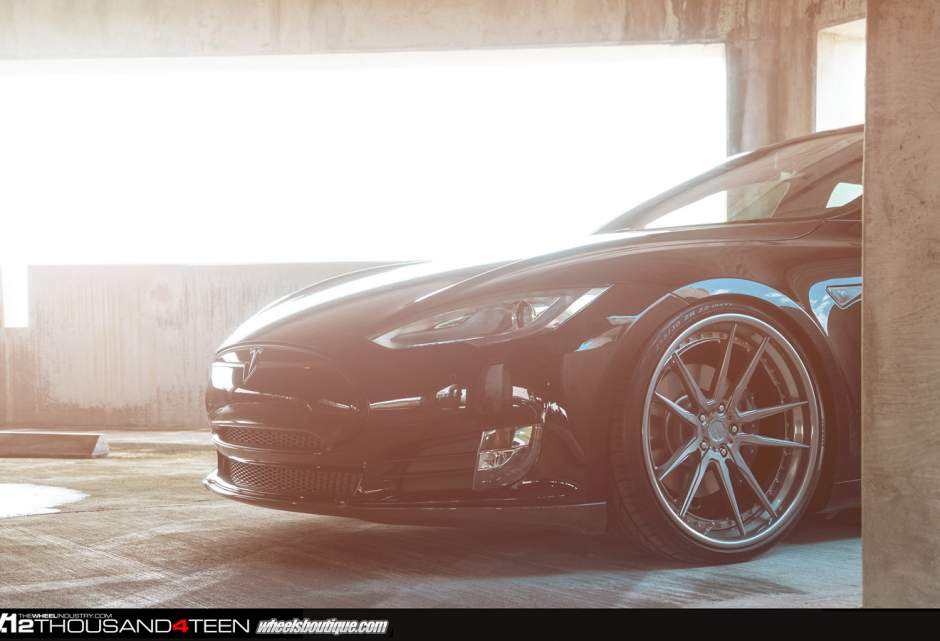 2014 Tesla Model S photo