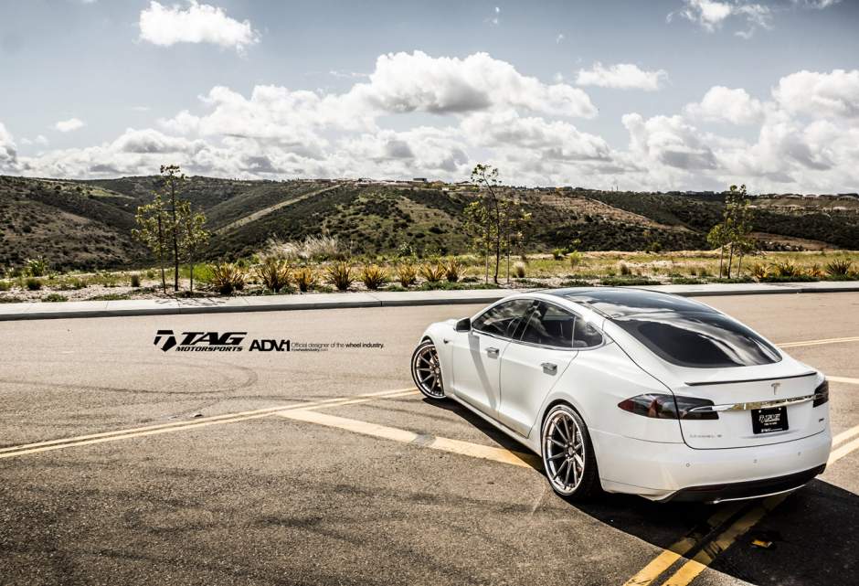 2013 Tesla Model S photo