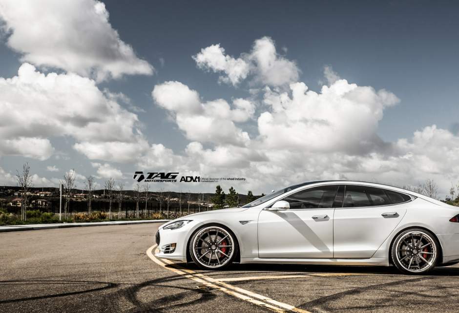 2013 Tesla Model S photo