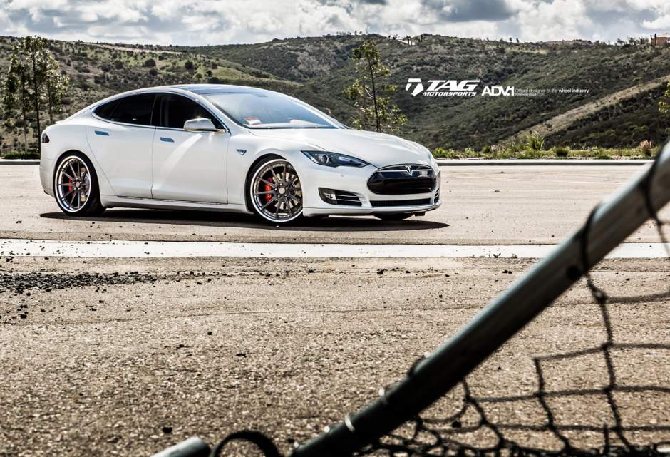 2013 Tesla Model S photo