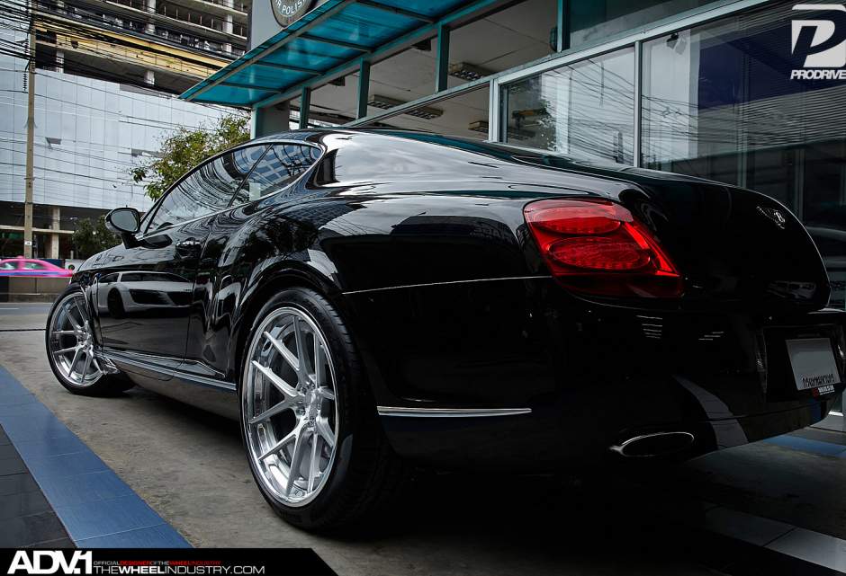 2014 Bentley Continental GT photo