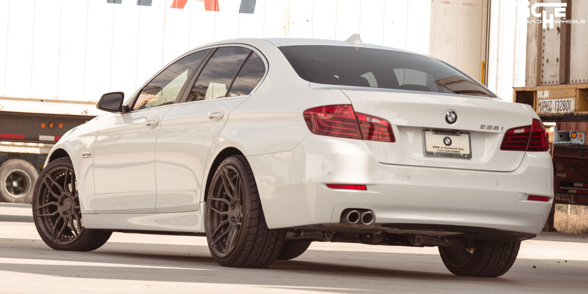 2015 BMW 528 photo